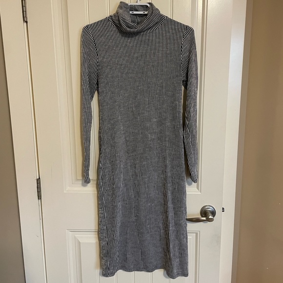 Striped midi sweater dress - Picture 2 of 2